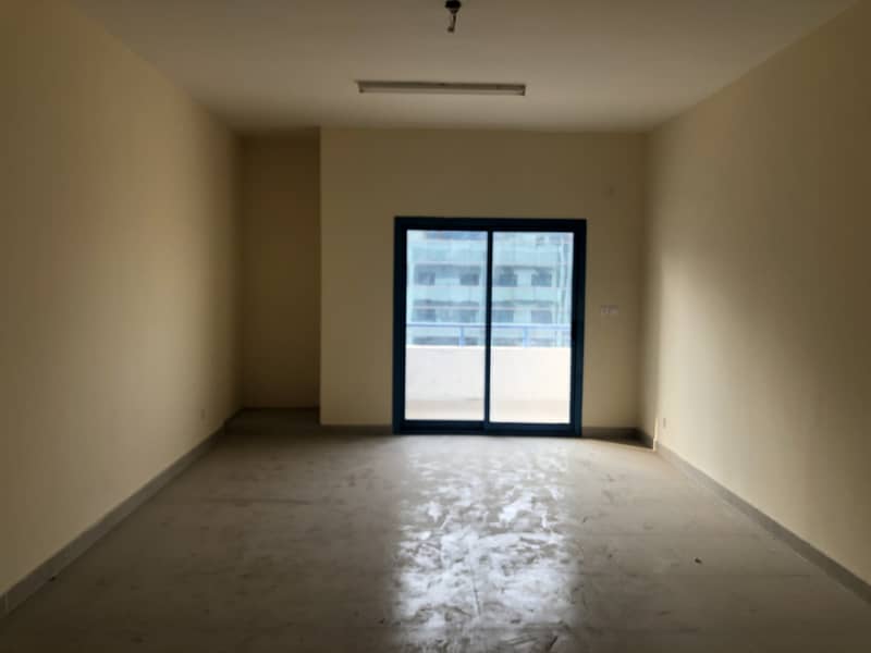 BIG SIZE 2 BHK RIGGA FOR SHARING PARTITION CLOSE TO METRO STATION