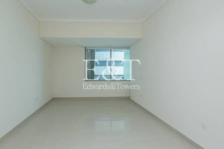 Vacant on Middle Floor with Partial Sea View Vacant on Middle Floor with Partial Sea View