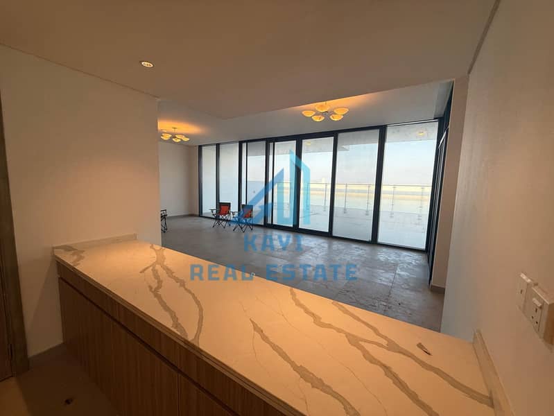 Exquisite 5-Bedroom Waterfront Villa with Sea View for Rent in Ajmal Makan, Sharjah - Image 4