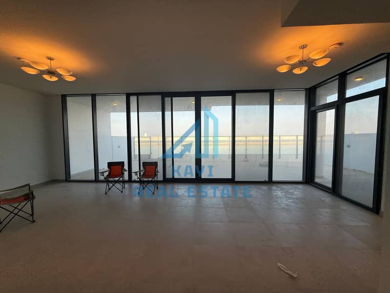 Exquisite 5-Bedroom Waterfront Villa with Sea View for Rent in Ajmal Makan, Sharjah - Image 7
