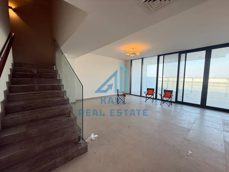 Exquisite 5-Bedroom Waterfront Villa with Sea View for Rent in Ajmal Makan, Sharjah - Image 9