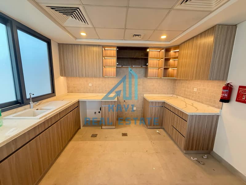 Exquisite 5-Bedroom Waterfront Villa with Sea View for Rent in Ajmal Makan, Sharjah - Image 11