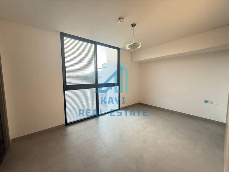 Exquisite 5-Bedroom Waterfront Villa with Sea View for Rent in Ajmal Makan, Sharjah - Image 14