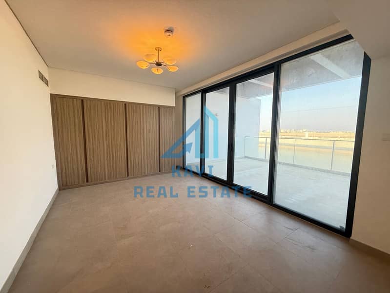 Exquisite 5-Bedroom Waterfront Villa with Sea View for Rent in Ajmal Makan, Sharjah - Image 24