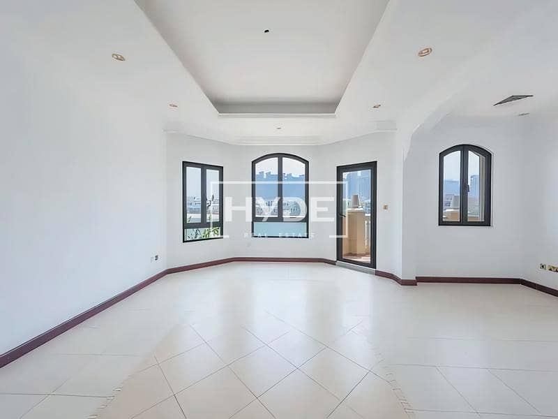 Rotunda Layout | High Ceilings | Vacant - Image 10