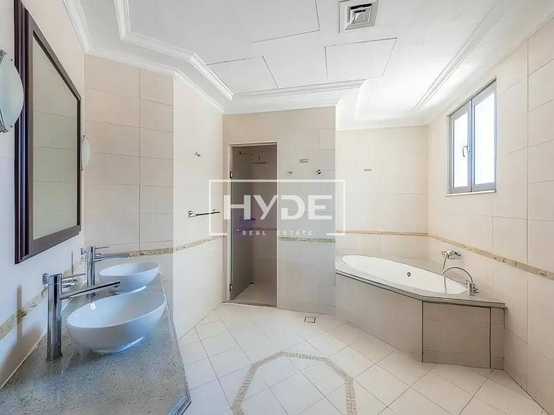 Rotunda Layout | High Ceilings | Vacant - Image 16