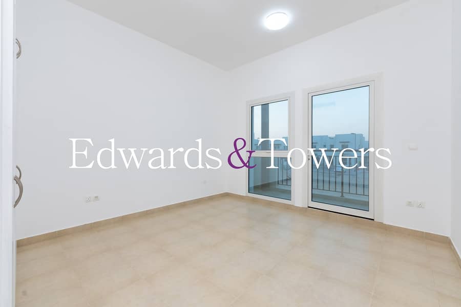 5 Bedroom - Upgraded - Vacant Now - Image 6