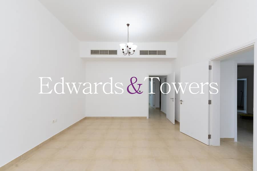 5 Bedroom - Upgraded - Vacant Now - Image 7