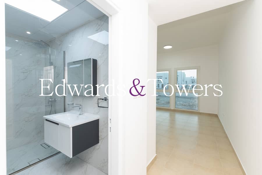 5 Bedroom - Upgraded - Vacant Now - Image 8