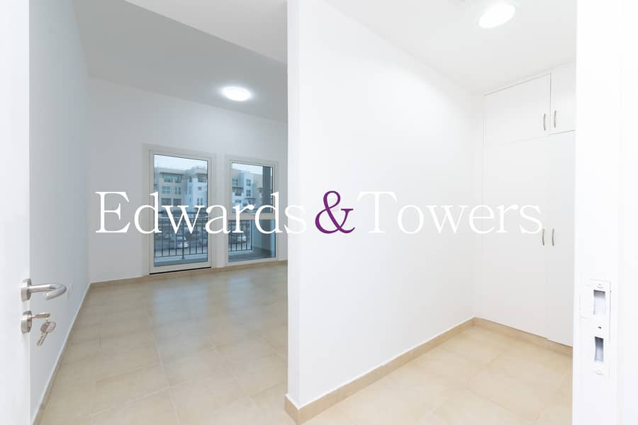 5 Bedroom - Upgraded - Vacant Now - Image 9