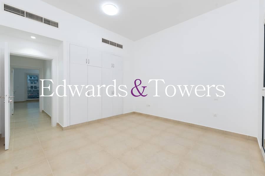 5 Bedroom - Upgraded - Vacant Now - Image 12