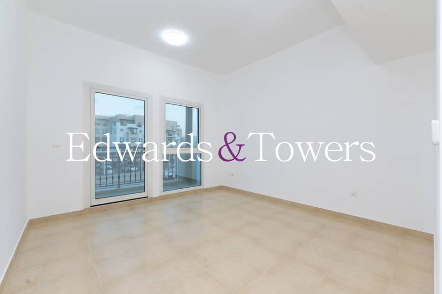 5 Bedroom - Upgraded - Vacant Now - Image 14