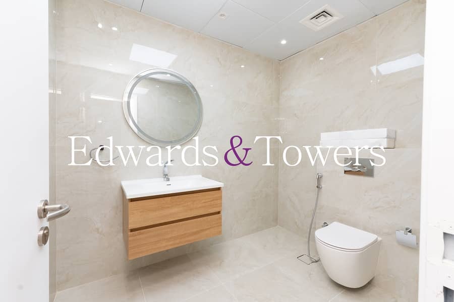 5 Bedroom - Upgraded - Vacant Now - Image 16