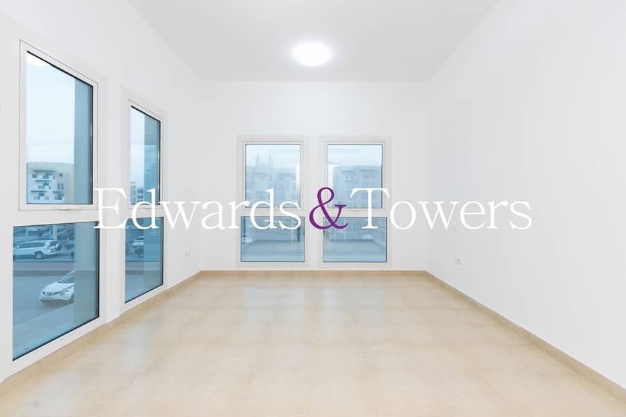 5 Bedroom - Upgraded - Vacant Now - Image 21