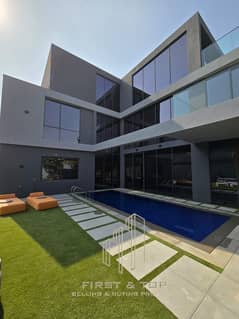 LUXURY 5BR VILLA + POOL - HUGE PLOT | 5%DP