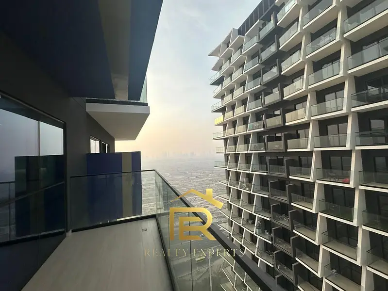 Spacious 1 Bedroom Apartment with City View in Binghatti Corner