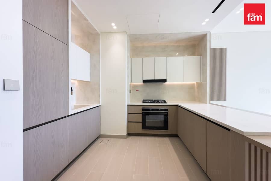 Amazing One Bedroom With Private Pool Brand New.