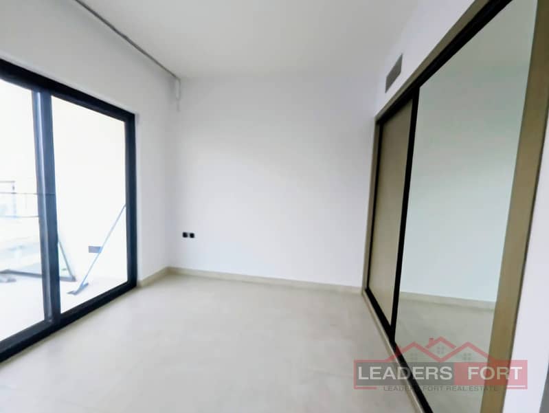 Vacant 3 BR| High Floor | Creek View |