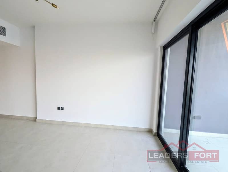 Vacant 3 BR| High Floor | Creek View | - Image 6