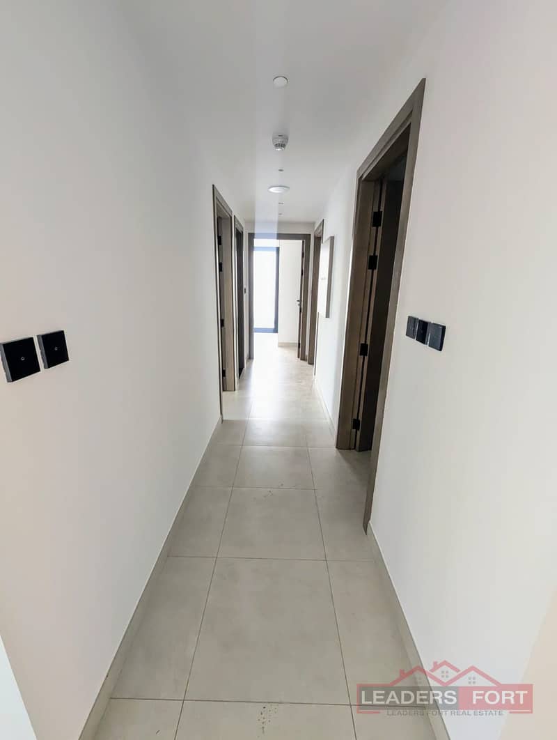 Vacant 3 BR| High Floor | Creek View | - Image 8