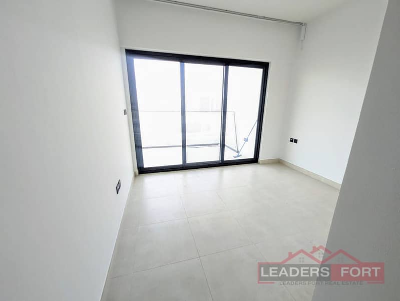 Vacant 3 BR| High Floor | Creek View | - Image 10