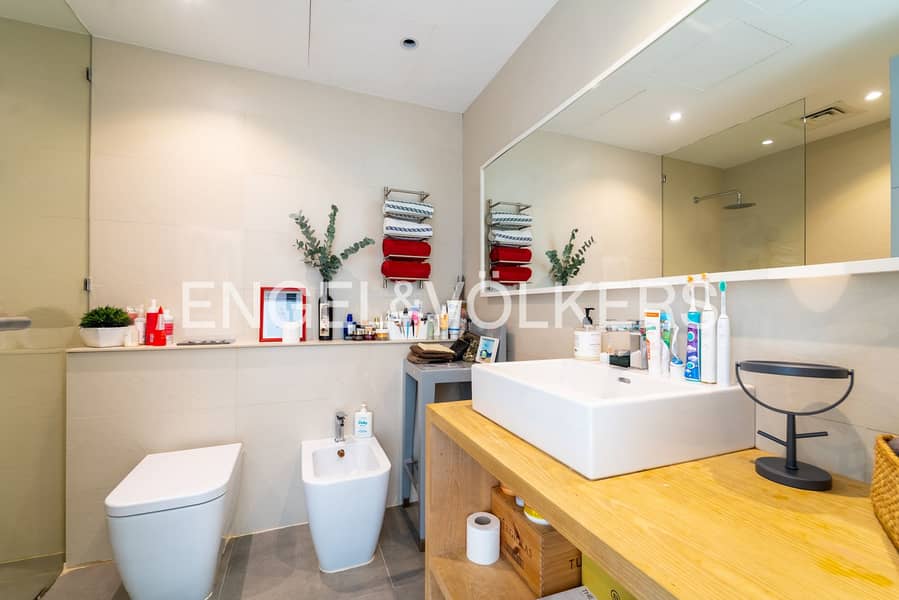 Full Marina View | Fully Upgraded Unit | VOT - Image 13