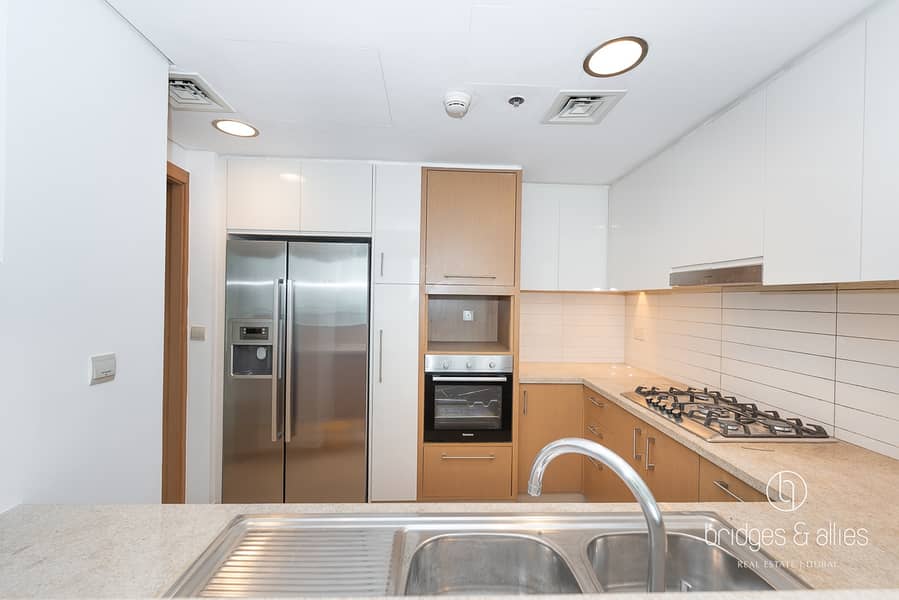 DIRECT TO METRO | HIGH FLOOR | MIDDLE UNIT | VACANT