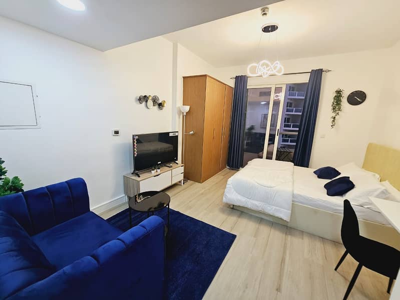 Newly Furnished || Modern Design Studio || With Pool View || Near Me'aisem City Centre