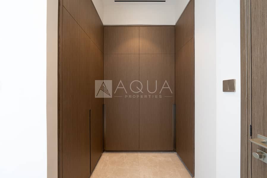 Partial Burj Khalifa View | 4 BDs + Maid - Image 8