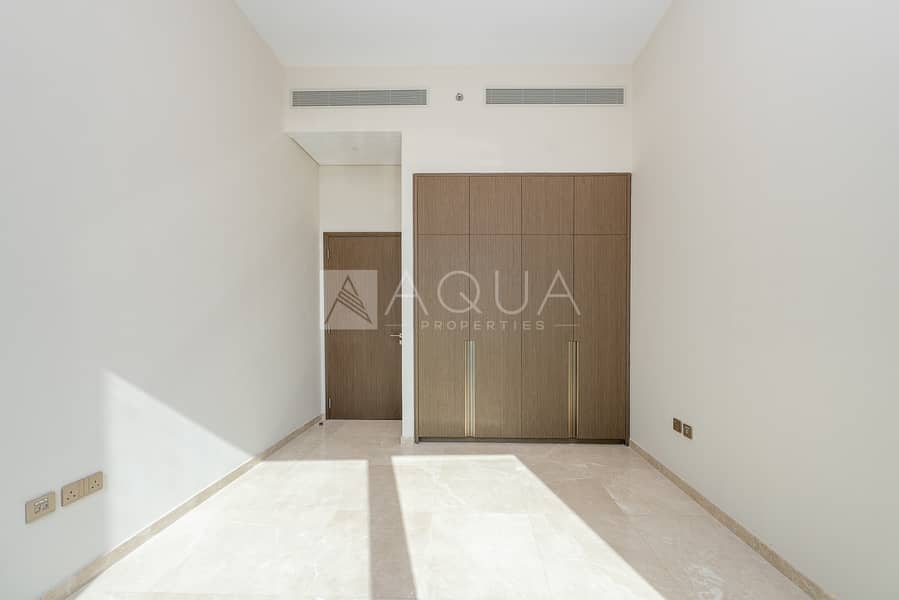 Partial Burj Khalifa View | 4 BDs + Maid - Image 17