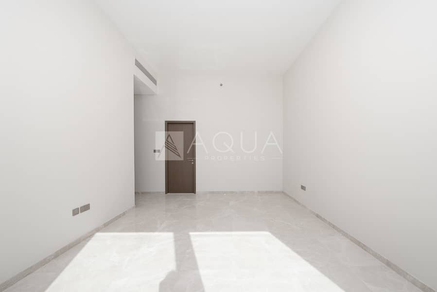 Partial Burj Khalifa View | 4 BDs + Maid - Image 7