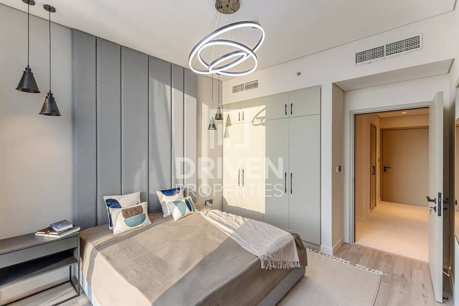 Panoramic Sea Views | Luxurious Fit Out | Vacant - Image 12