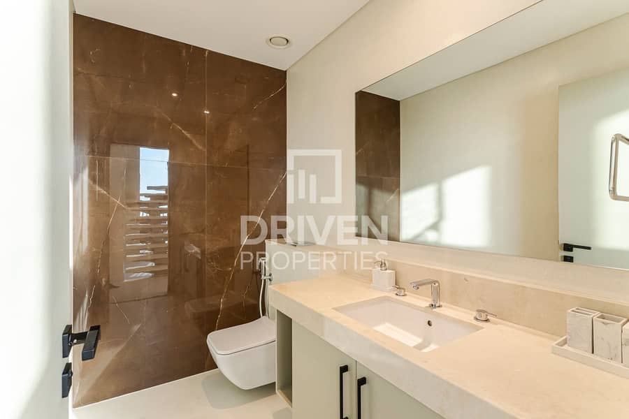 Panoramic Sea Views | Luxurious Fit Out | Vacant - Image 23