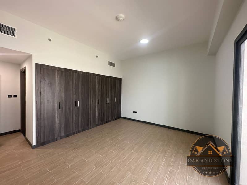 Huge Layout | Vacant | Community View