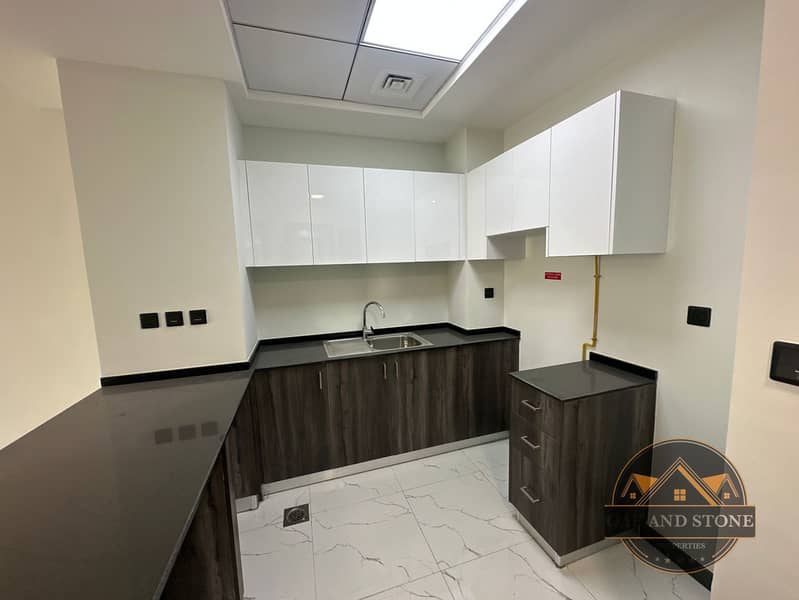 Huge Layout | Vacant | Community View - Image 7