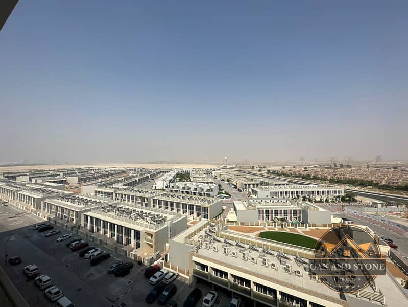 Huge Layout | Vacant | Community View - Image 12