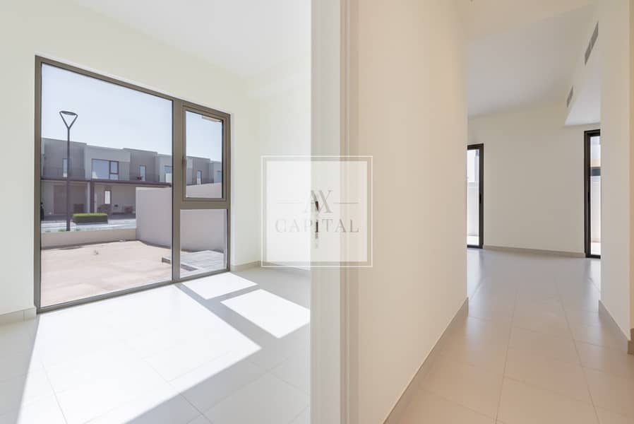 Corner Unit | Genuine Listing | Massive Plot