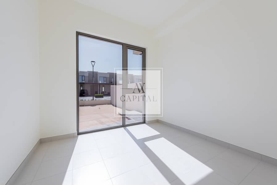 Corner Unit | Genuine Listing | Massive Plot - Image 6