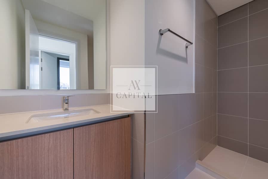 Corner Unit | Genuine Listing | Massive Plot - Image 8