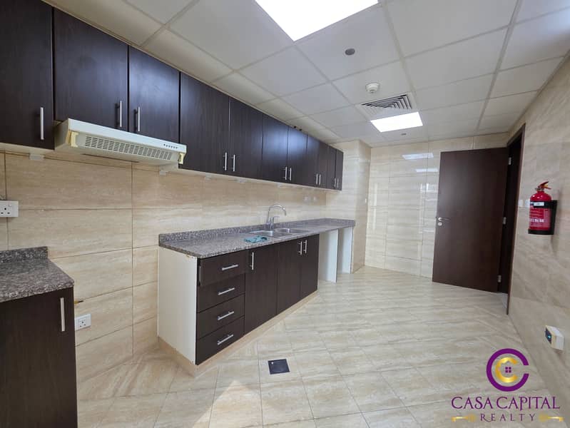 Spacious 2BR Apartment | Burj Khalifa View | Unfurnished | Ideal for Families - Image 6