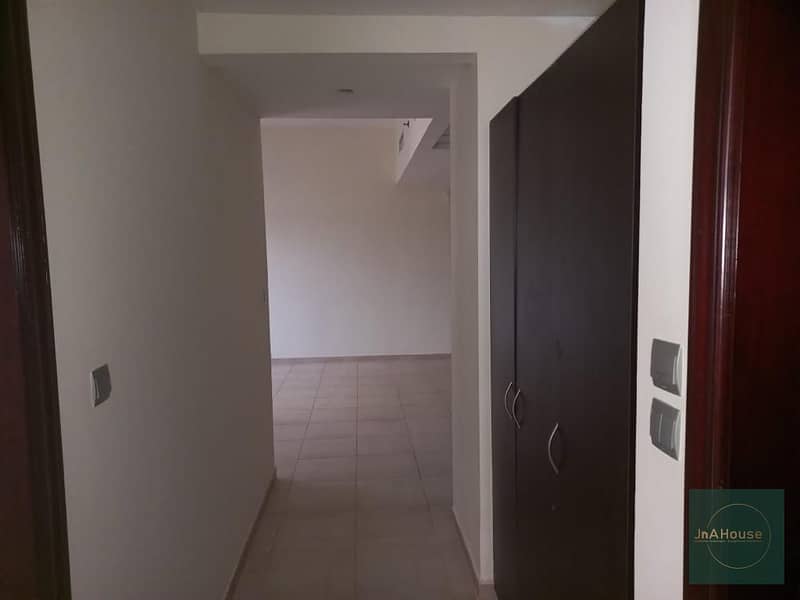 Chiller Free | Prime Location | Spacious - Image 7