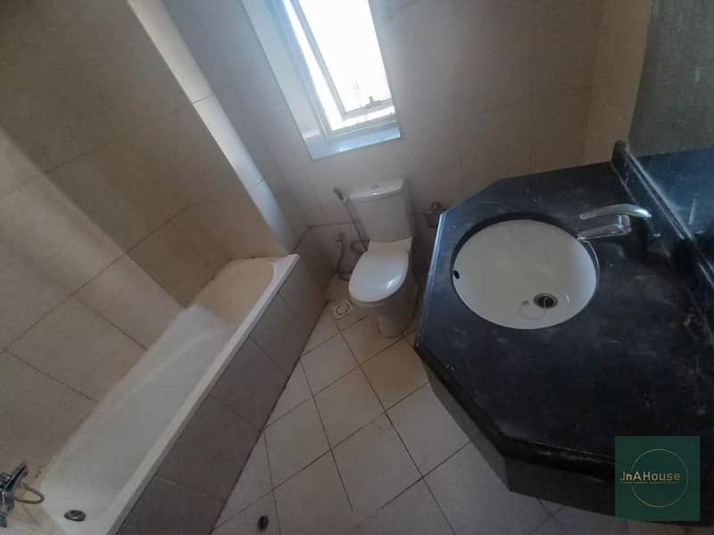 Chiller Free | Prime Location | Spacious - Image 10