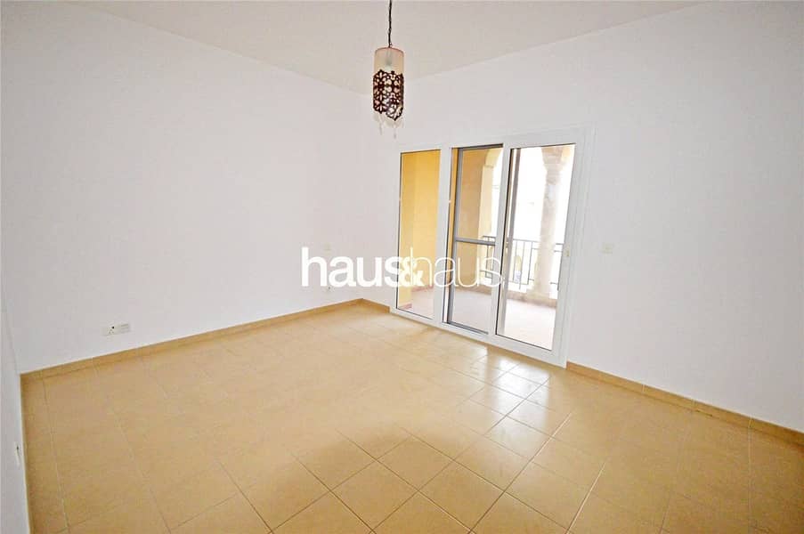 Next To Lake | Type B | Single Row