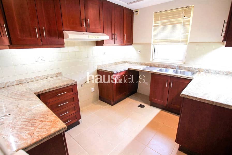 Next To Lake | Type B | Single Row