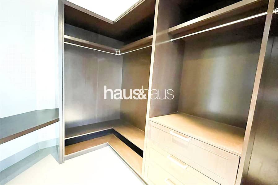 Partial Fountain | Corner Unit | Walk In Closet - Image 8