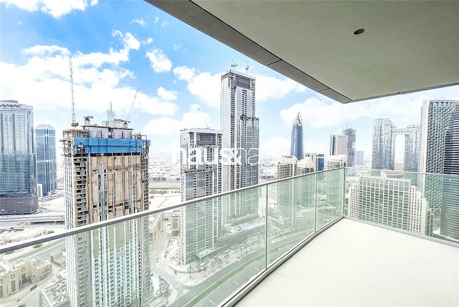 Partial Fountain | Corner Unit | Walk In Closet - Image 9