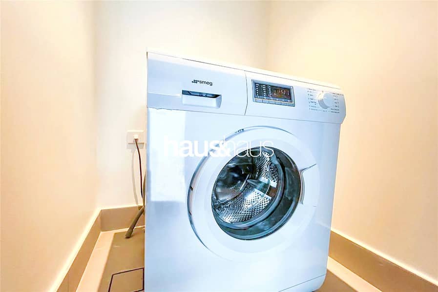 Partial Fountain | Corner Unit | Walk In Closet - Image 10