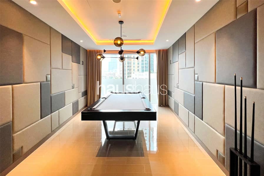 Partial Fountain | Corner Unit | Walk In Closet - Image 19