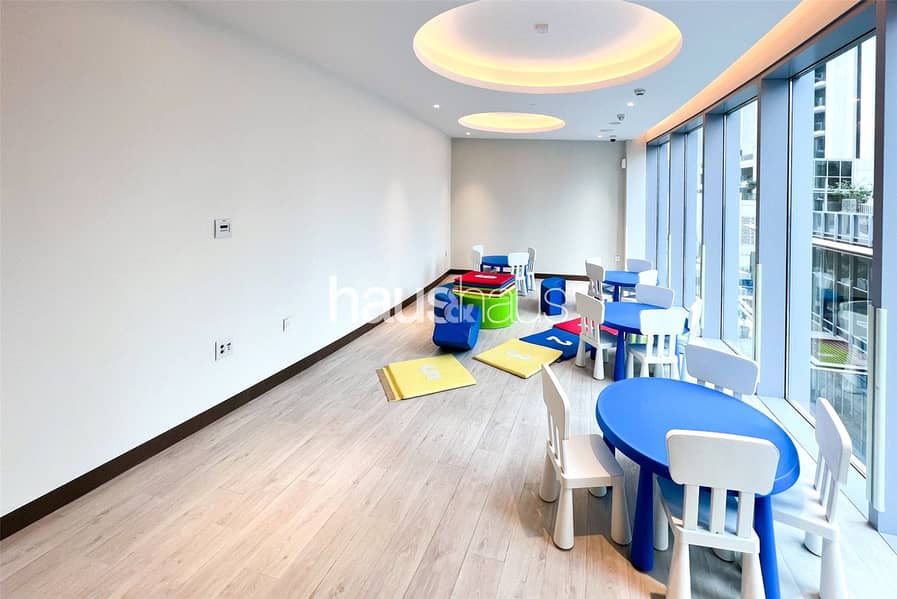 Partial Fountain | Corner Unit | Walk In Closet - Image 20