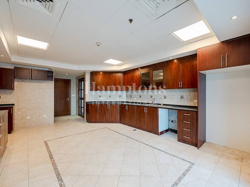 Spacious | Sea View | Ready | Great Location - Image 11